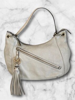 Michaels Kors Cream Pebbled Leather Hobo Satchel Tassel Gold Hardware Purse Bag